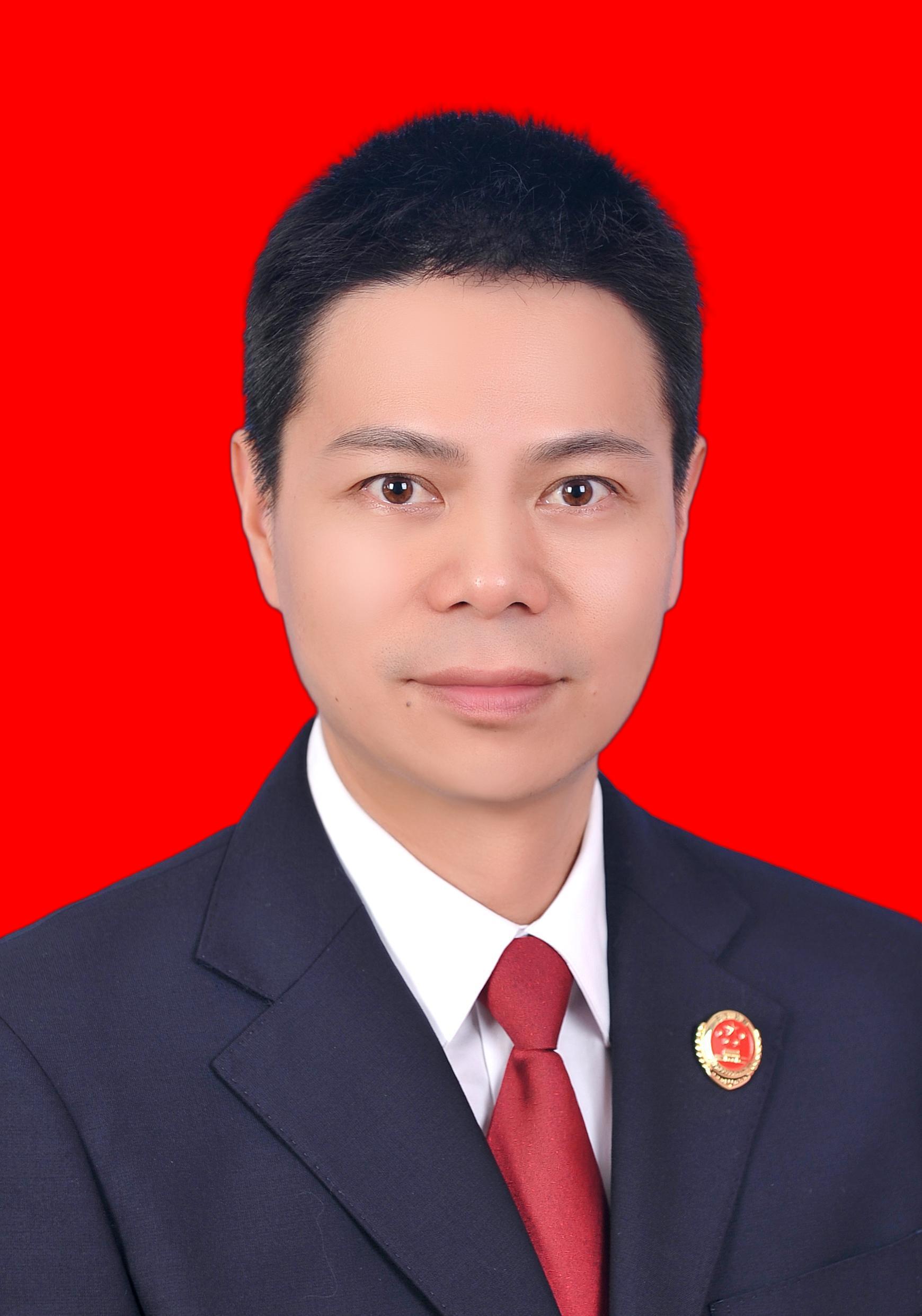 方海军_红底证件照.jpg